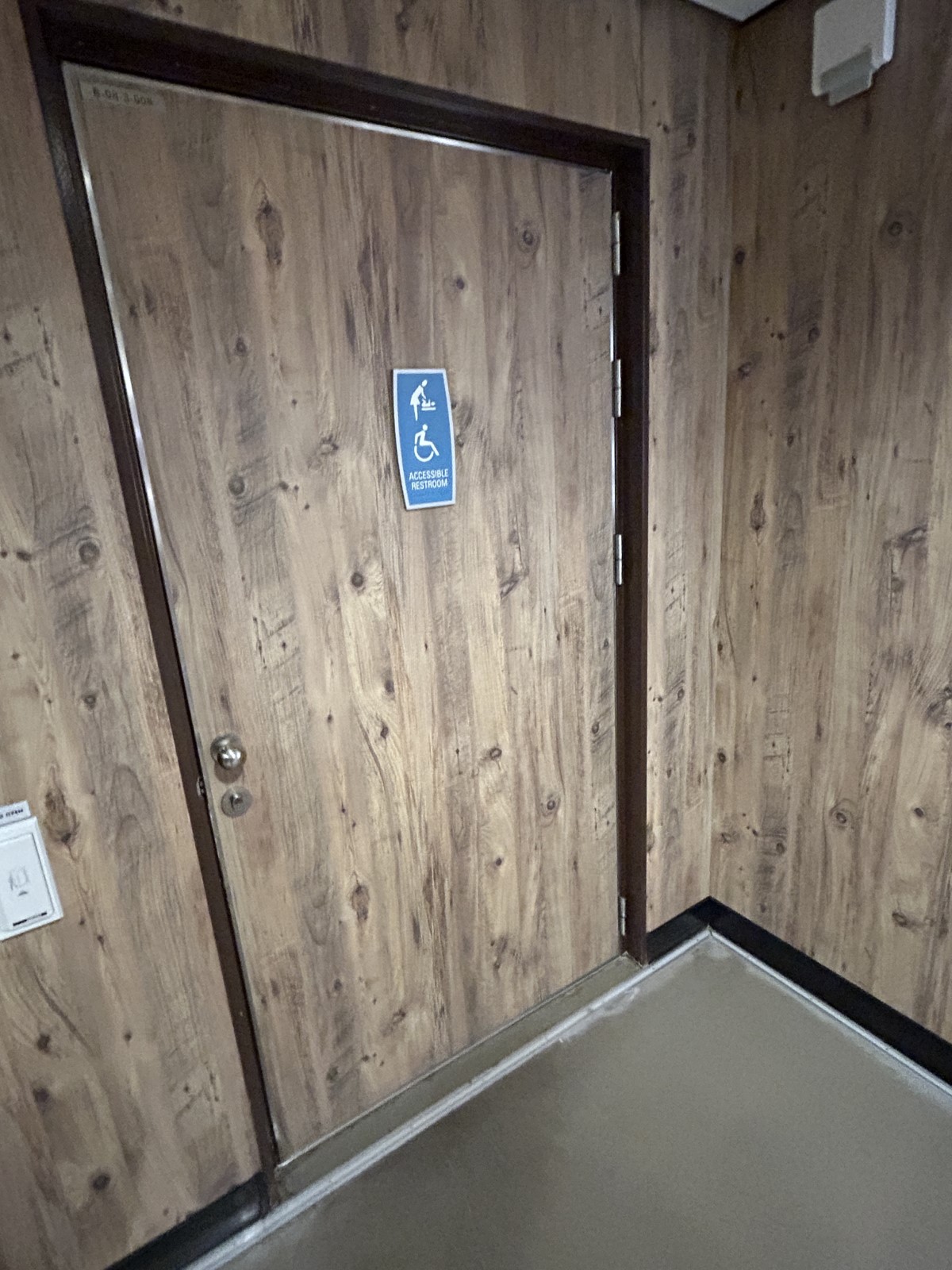 atypical hinges on cruise ship door